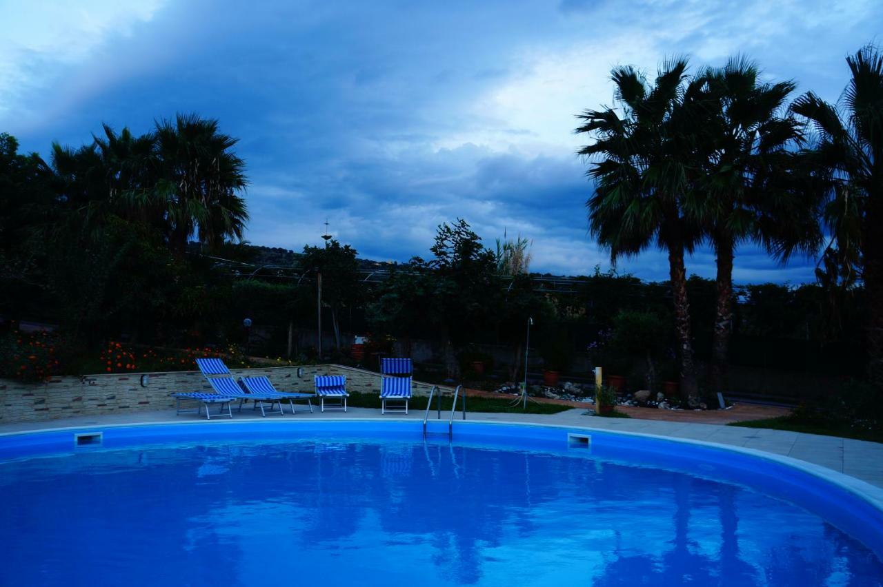 Hotel Maremonti ヨッポロ エクステリア 写真